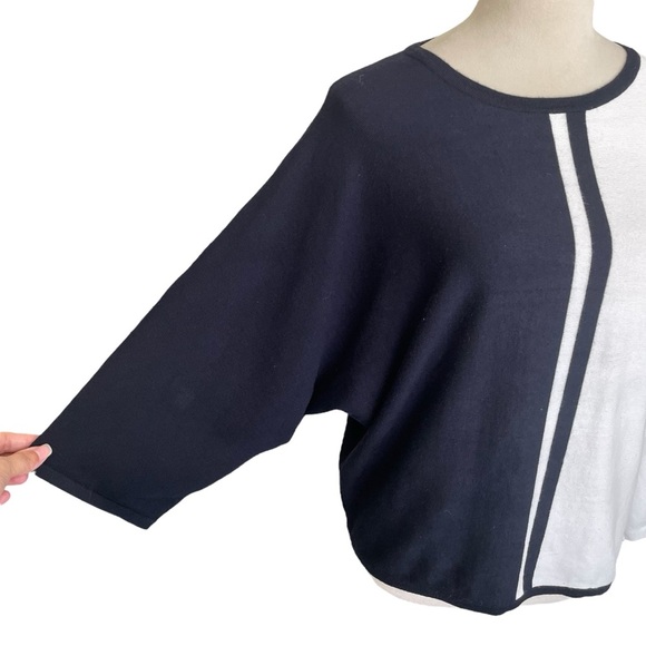 Magaschoni Two Tone Elegant Minimalist Black White Women's Knit Top Size M - Picture 6 of 8